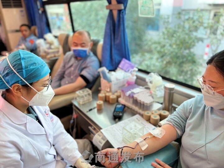 ���ܿڰ䲼��������Ѫ3������������ѪҺ���ѹ�������� long8��ְ֯��������Ѫ